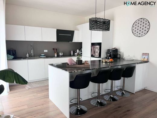 Вилла, Roè Volciano, Provincia di Brescia