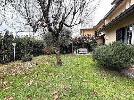 Villa in Campi Bisenzio, Florence