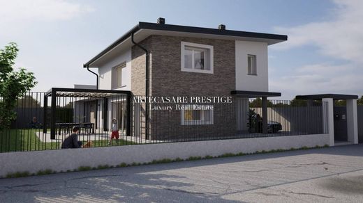 Villa in Canegrate, Milan