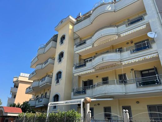 Appartamento a Cercola, Napoli