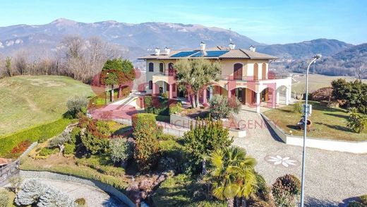 Villa in Calco, Provincia di Lecco