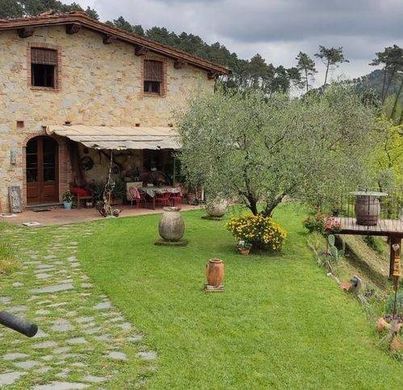 Willa w Camaiore, Provincia di Lucca