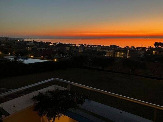 Piso / Apartamento en Lazise, Provincia di Verona