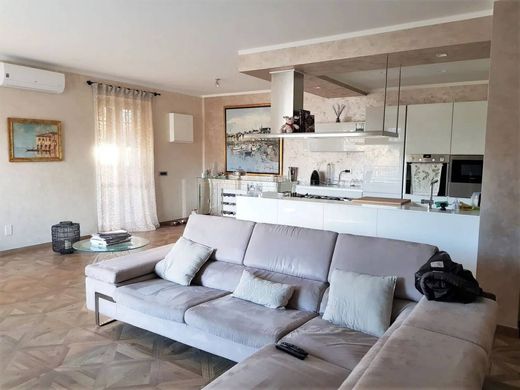 Villa in Garlenda, Provincia di Savona