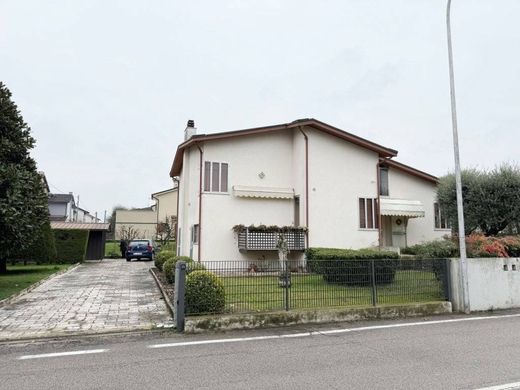 Villa in Monticello Conte Otto, Provincia di Vicenza