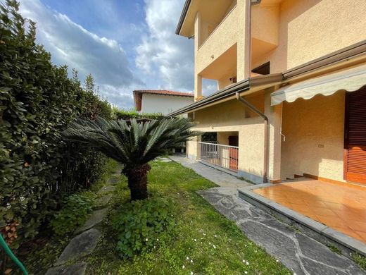Villa à Forte dei Marmi, Lucques