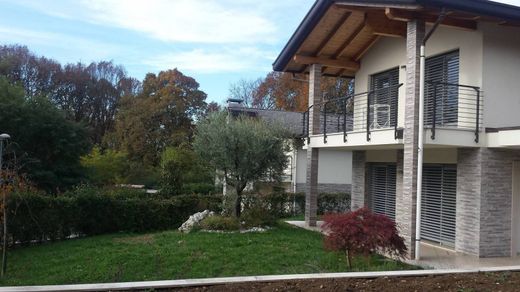 Villa in Lentate sul Seveso, Provincia di Monza e della Brianza