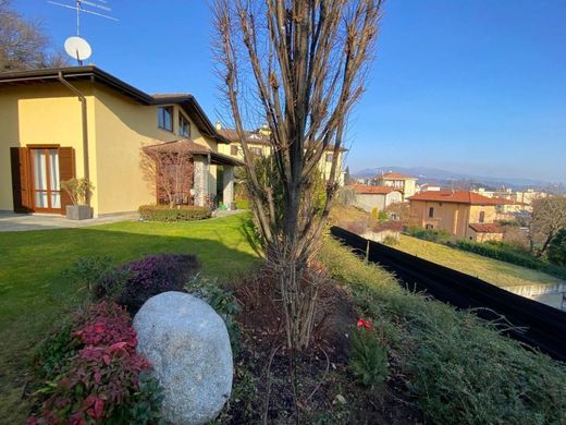 Villa in Montano Lucino, Provincia di Como