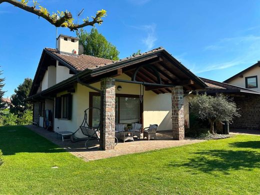 Villa in Malnate, Provincia di Varese