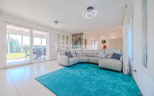 Appartamento a Bologna, Emilia-Romagna