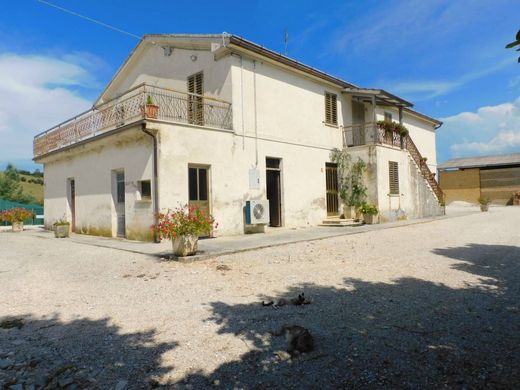 Casa de campo en Sant'Angelo in Pontano, Provincia di Macerata