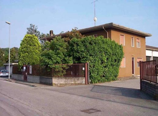 Villa a Desenzano del Garda, Brescia