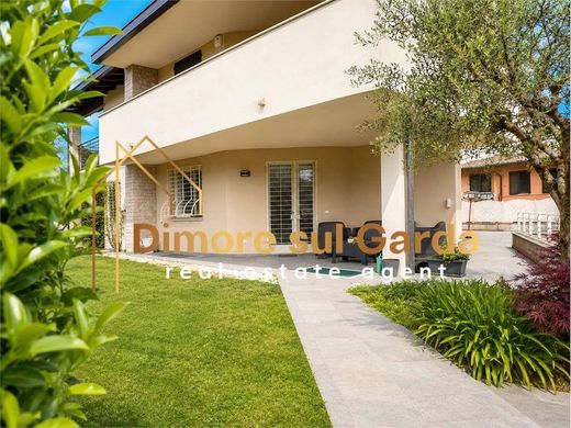 Villa in Calvagese della Riviera, Provincia di Brescia