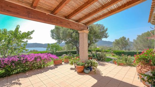 Villa en Cugnana Verde, Provincia di Sassari