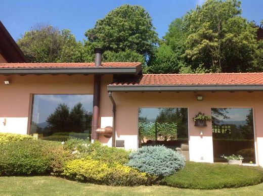 Villa in Molteno, Provincia di Lecco