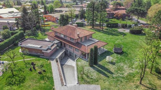 Willa w Lesmo, Provincia di Monza e della Brianza