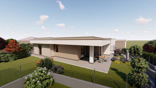 Villa in Veniano, Provincia di Como