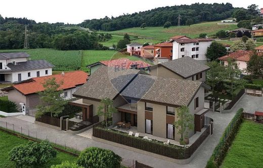 빌라 / Arcisate, Provincia di Varese