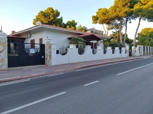 Villa in Sant'Anna Arresi, Provincia del Sud Sardegna