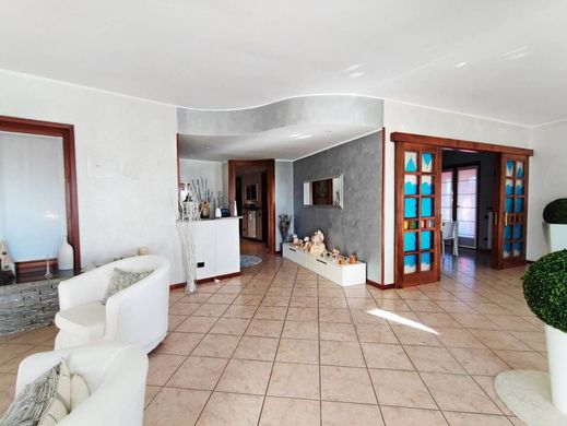 Willa w Maggiora, Provincia di Novara