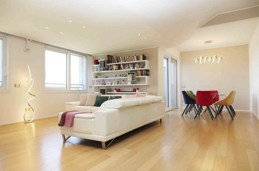 Corsico, Città metropolitana di Milanoのペントハウス