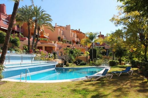 Townhouse in Nueva Andalucia, Malaga