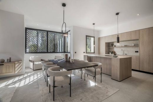 Apartment / Etagenwohnung in Marbella, Málaga