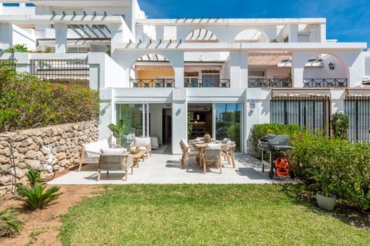 Apartment / Etagenwohnung in Marbella, Málaga