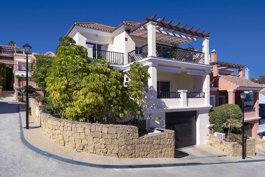 Villa in Nueva Andalucia, Malaga