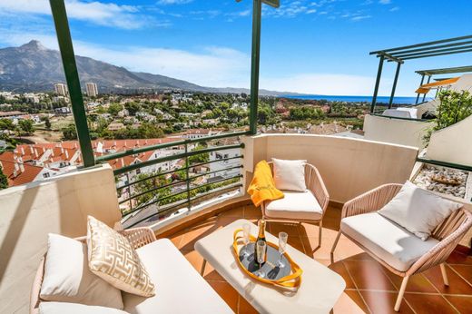 Apartment in Nueva Andalucia, Malaga