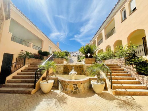Apartment in Nueva Andalucia, Malaga