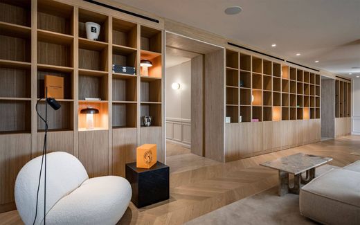 Apartment / Etagenwohnung in Marbella, Málaga