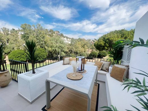 Penthouse in Nueva Andalucia, Malaga