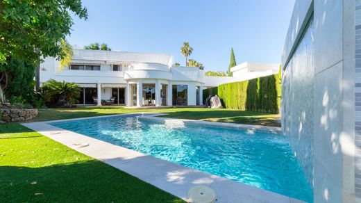Villa in The Golden Mile, Malaga