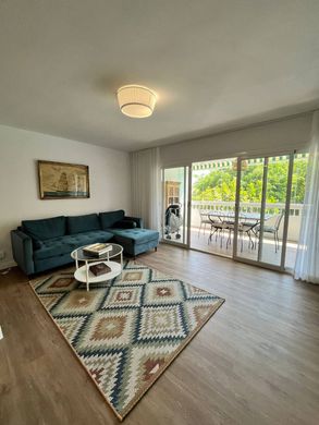 Apartment in Nueva Andalucia, Malaga