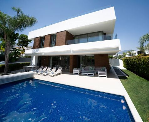 Villa in Estepona, Malaga