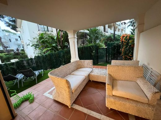 Apartment in Nueva Andalucia, Malaga
