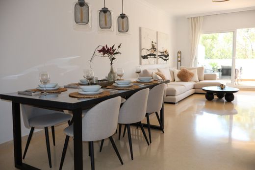 Apartment in Marbella Del Este, Malaga