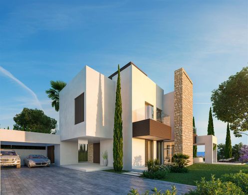 Villa in The Golden Mile, Malaga