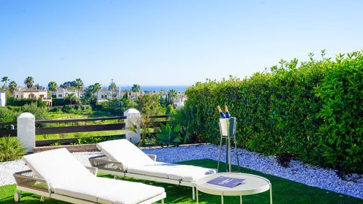 Apartment / Etagenwohnung in Estepona, Málaga