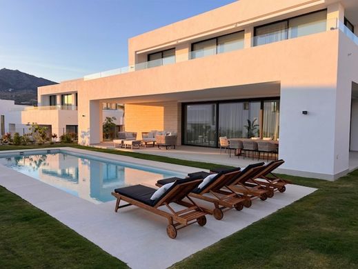 Villa in Marbella Del Este, Malaga