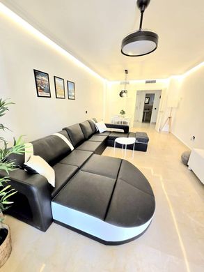 Apartment / Etagenwohnung in Estepona, Málaga