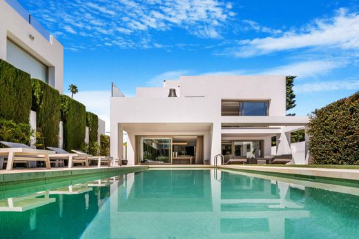 Villa in The Golden Mile, Malaga