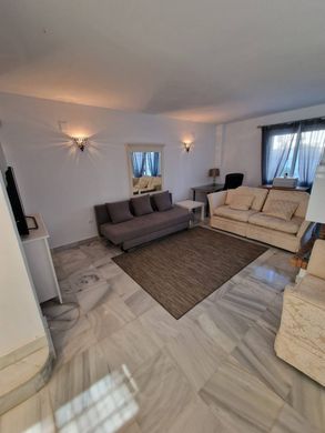 Apartment in Nueva Andalucia, Malaga