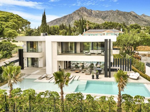 Villa in The Golden Mile, Malaga
