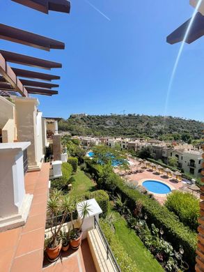Apartment / Etagenwohnung in Marbella, Málaga
