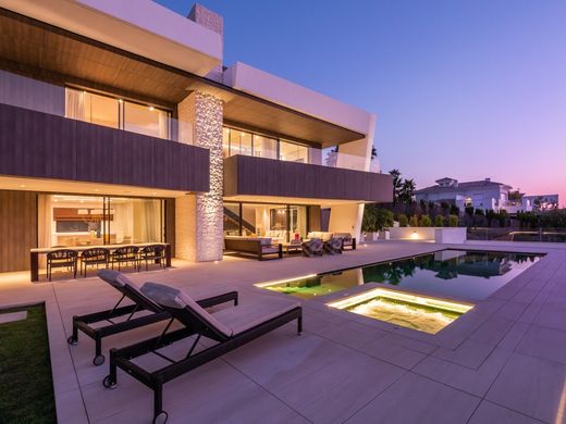 Villa in Nueva Andalucia, Malaga