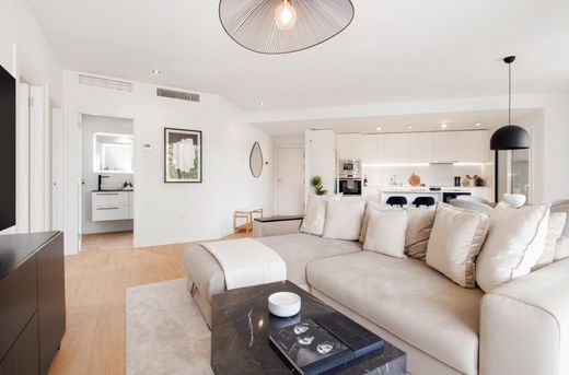 Apartment in Nueva Andalucia, Malaga