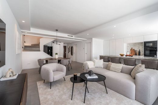 Penthouse in Nueva Andalucia, Malaga