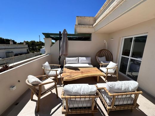 Apartment in Nueva Andalucia, Malaga